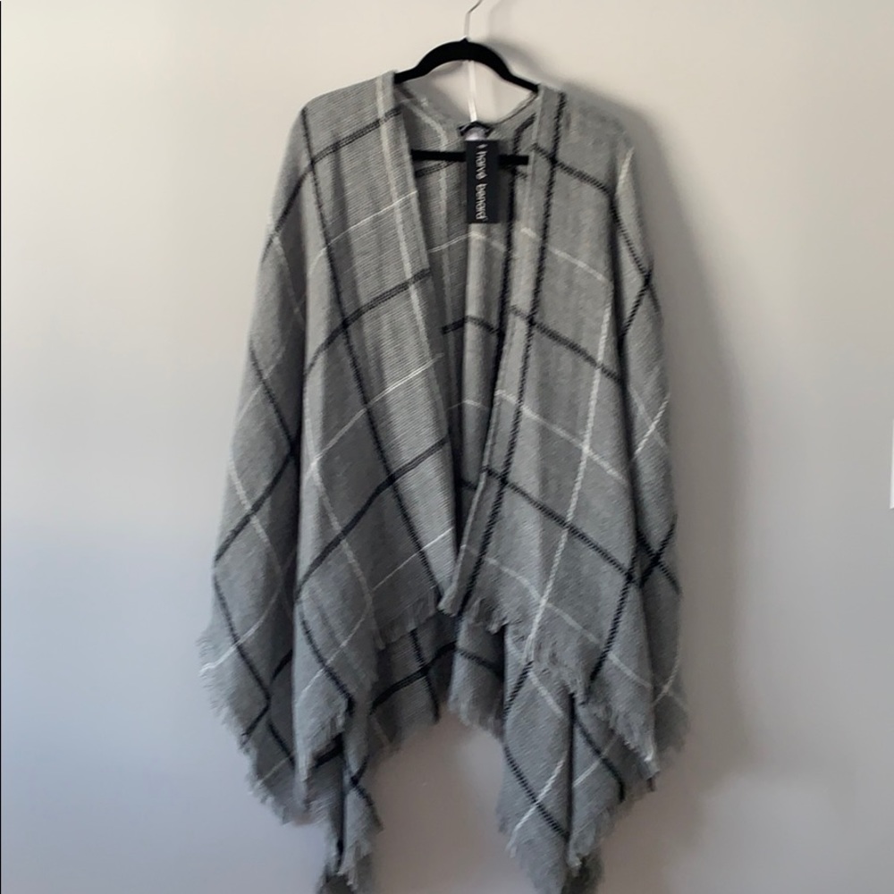 NWT, Harve Benard, black and gray plaid shaw.